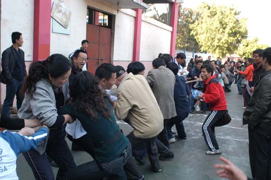 学院工会举行迎新年趣味运动会