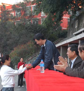 学院工会举行迎新年趣味运动会