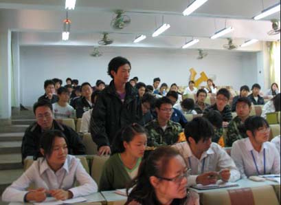 学院在金江校区举行09年度“院长——学生交流会”