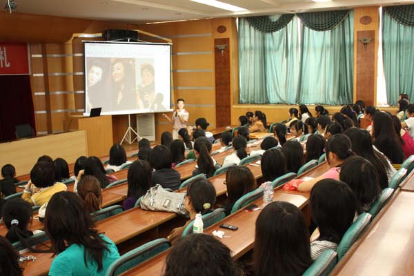 学院计生协会举行专题讲座