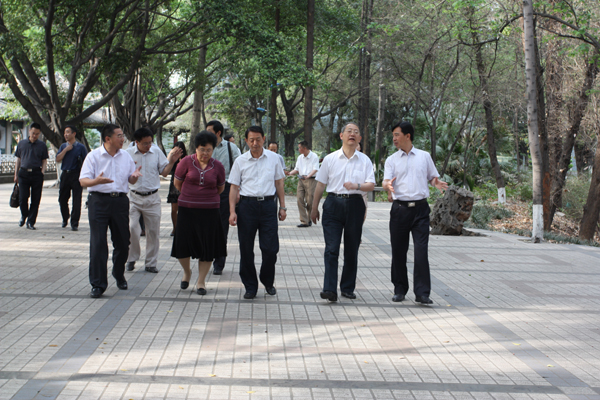 四川省委党校（省行政学院）到学校调研